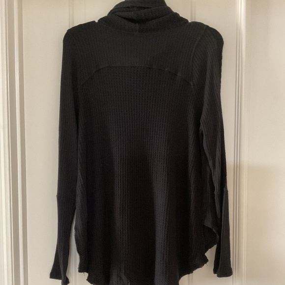 Black Free People long cowl neck shirt - Picture 2 of 6